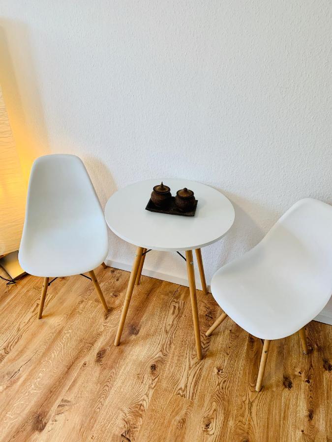 Direkte Uninaehe: Ferienwohnung Mit Grossem Doppelbett, Kuechenzeile Und Neu Renoviertem Badezimmer Hombourg Extérieur photo