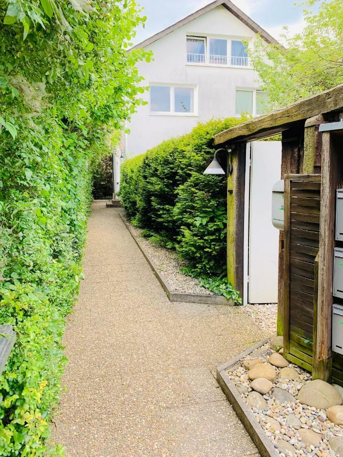 Direkte Uninaehe: Ferienwohnung Mit Grossem Doppelbett, Kuechenzeile Und Neu Renoviertem Badezimmer Hombourg Extérieur photo